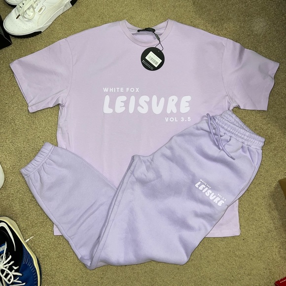 White Fox Boutique Leisure Series Tee Shirt & Sweatpants Set - Picture 2 of 15